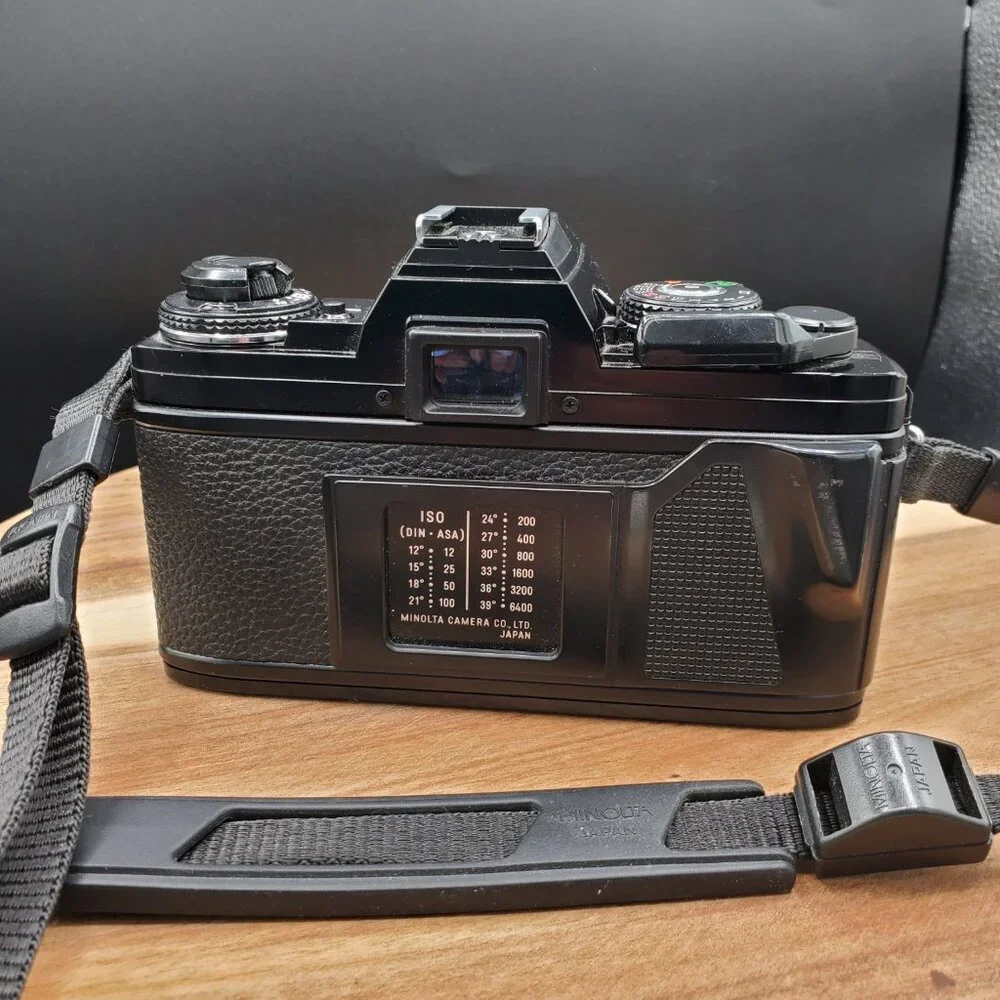Minolta X-700 35mm SLR Camera & MD Rokkor-X 50mm f/1.7 Lens with Leather Case